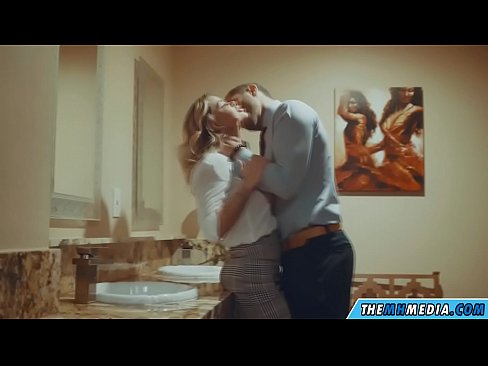 ❤️ Kui rinnakas blondiin võrgutab sind avalikus tualettruumis Pornovideo at et.com-porn-zog.ru ❤